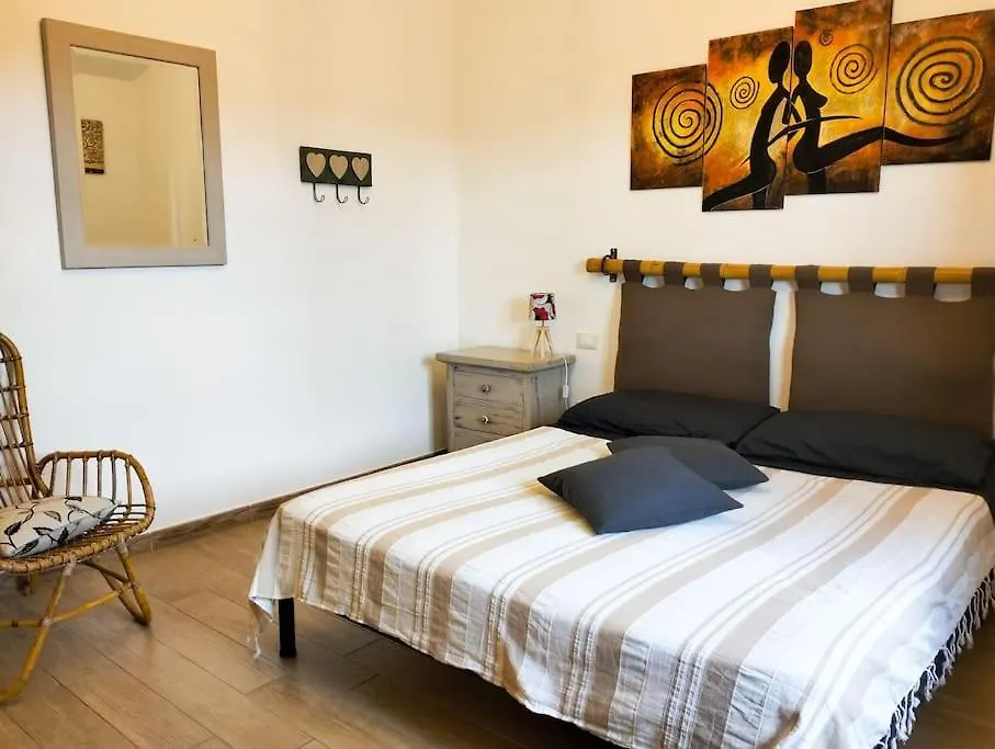 Villetta Rio, Large Private Garden Cecina  Italy